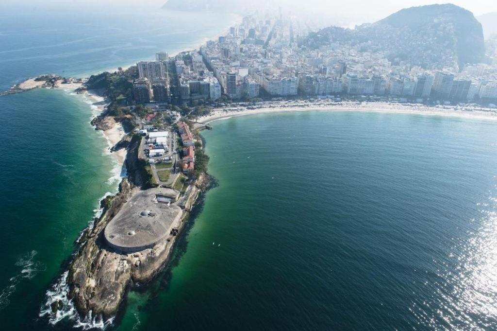 Apartamento Completo Na Praia De Copacabana 02 Quartos Com Vista Lateral Mar Em Andar Alto, Ar, Wifi , Netflix, Pauloangerami Rmvc18 Rio de Janeiro Bagian luar foto
