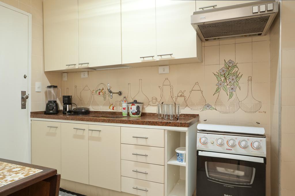 Apartamento Completo Na Praia De Copacabana 02 Quartos Com Vista Lateral Mar Em Andar Alto, Ar, Wifi , Netflix, Pauloangerami Rmvc18 Rio de Janeiro Bagian luar foto